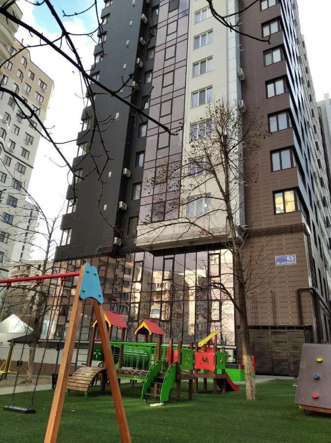 Sky House Exclusive Apartments Chişinau Exteriör bild